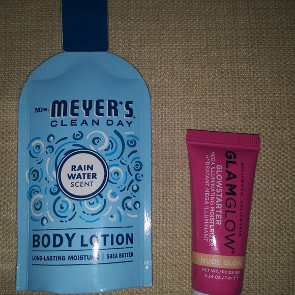 Makeup bundle - Picture 2 of 8